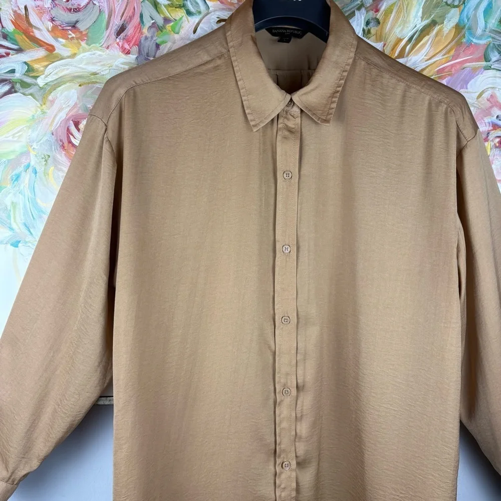 Banana Republic Button-Down Shirt Petite L – Camel Tan